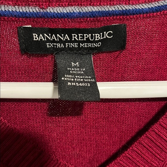 Banana Republic Extra-Fine Merino Wool V-Neck Sweater  – Men’s Large - Picture 3 of 7